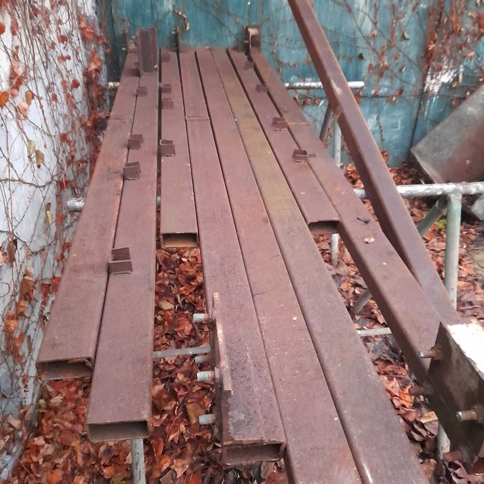 Stal konstrukcyjna.Profile.Kątowniki.Rury.Słupy.