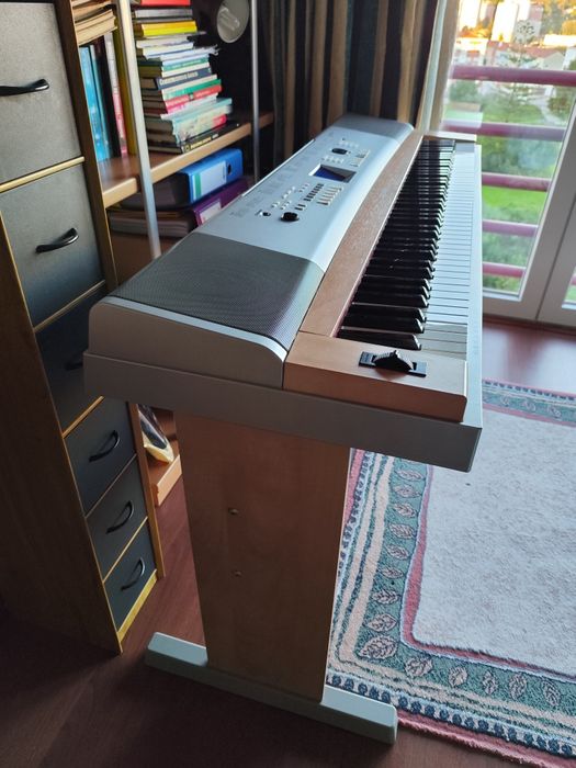 Vendo Piano de estudo
