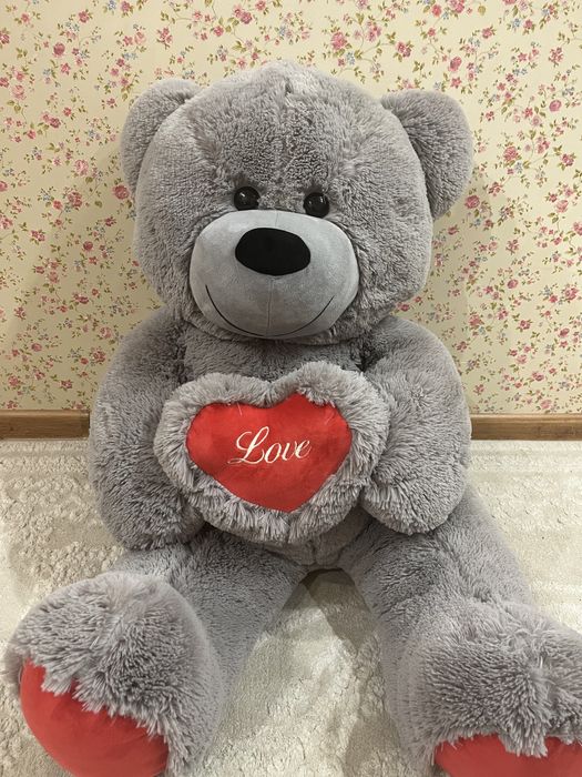 Велика мʼяка іграшка ведмедик