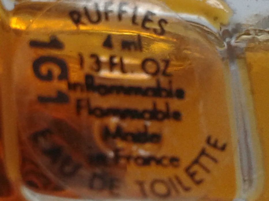 Oscar de la Renta Ruffles