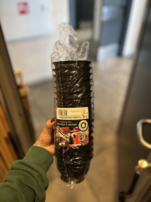 Plastikowe misecKi pojemniczki kieliszki pucharki czarne jednorazowe
