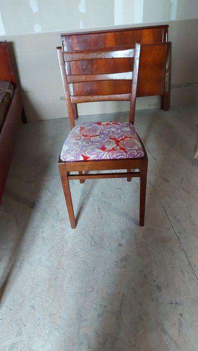 Стулья,табуретки,металлическая подставка