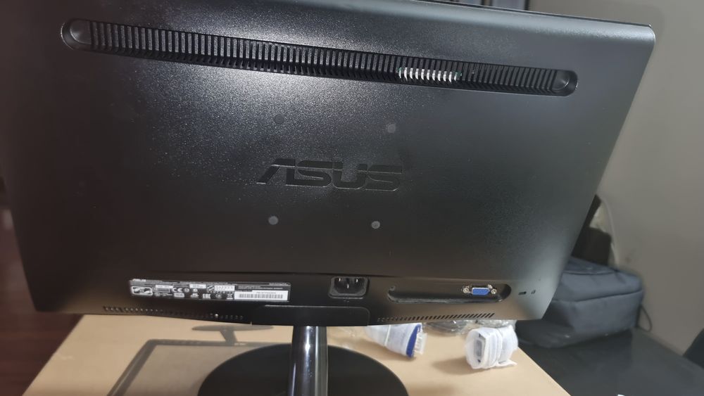 Monitor ASUS VS197 como novo