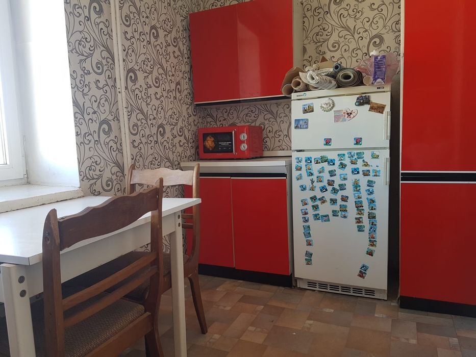 Сдается просторная однокомнатная квартира  по ул.Небесной Сотни (р-он