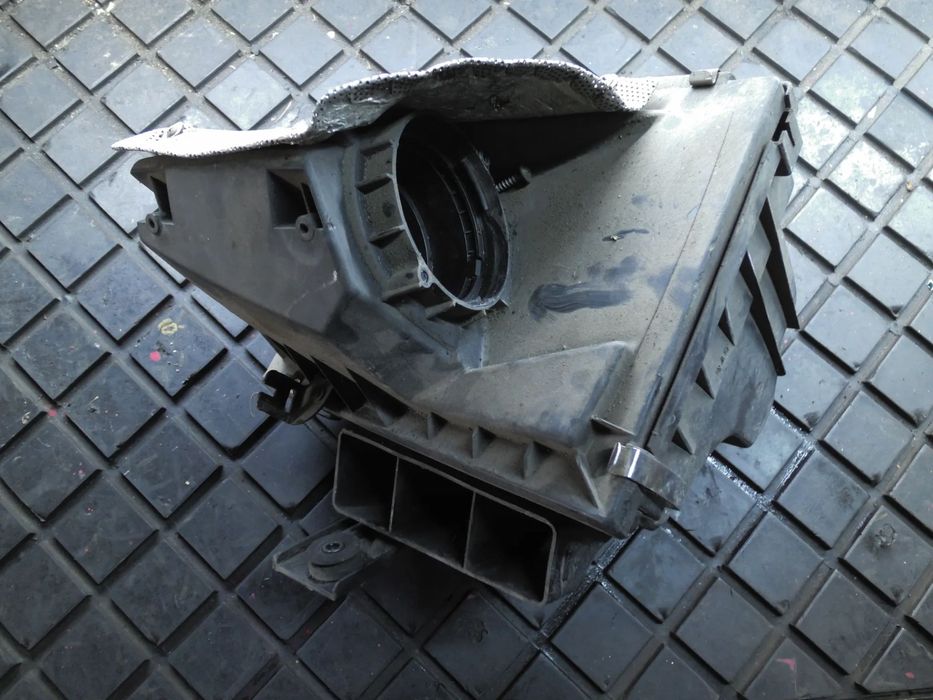 OBUDOWA FILTRA POWIETRZA VW Passat B5 LIFT 1.9TDI 3B0129607Q POSIADAM 2 SZT