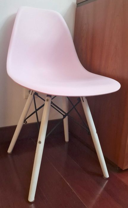 cadeira cor de rosa