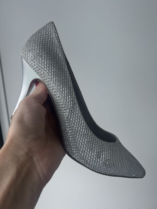 Sapatos brilhantes prata