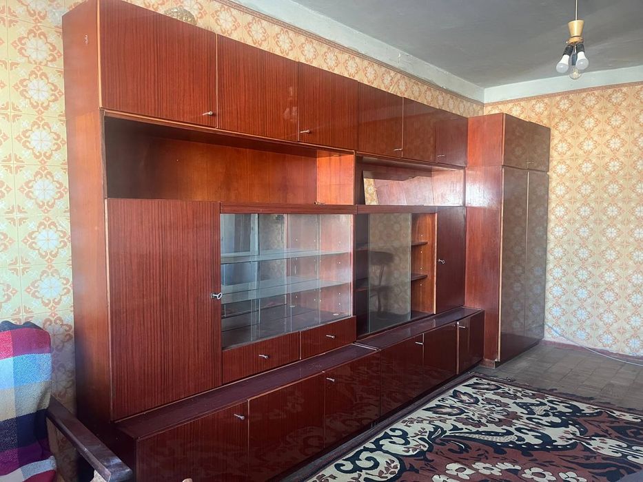 Віддам старі меблі