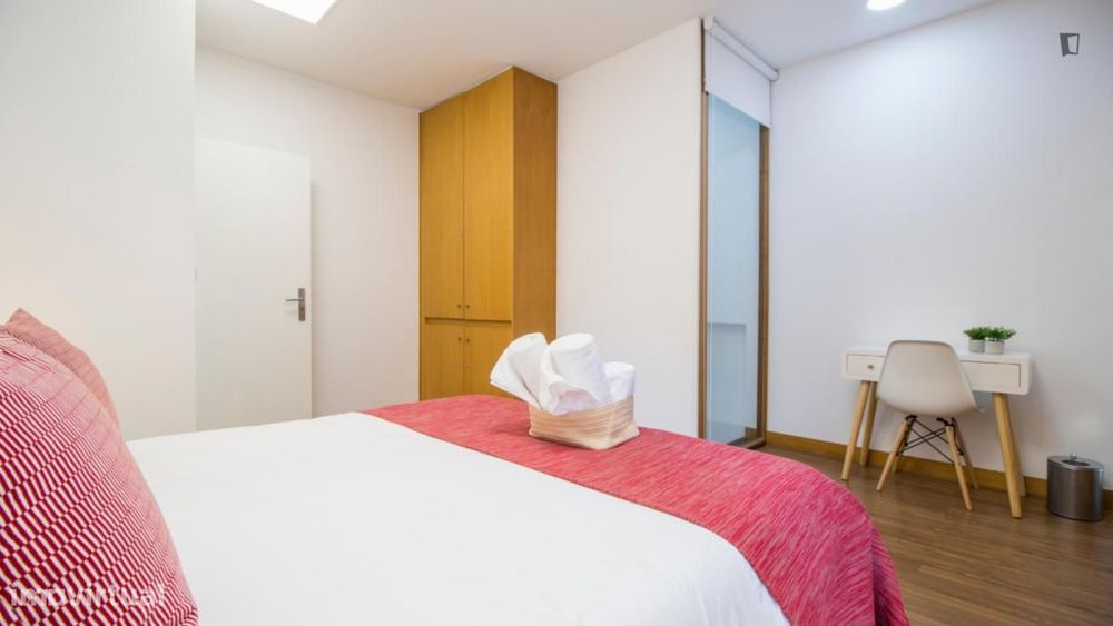 Quarto - localizado em Massarelos Porto