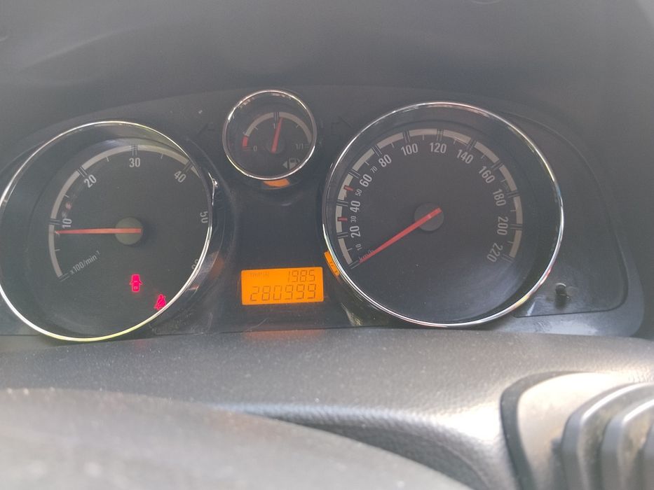 OPEL Antara Zadbana