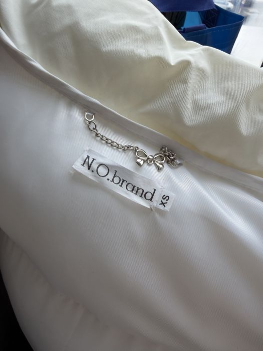 Пуховик тепленький білий. Розмір хс-с