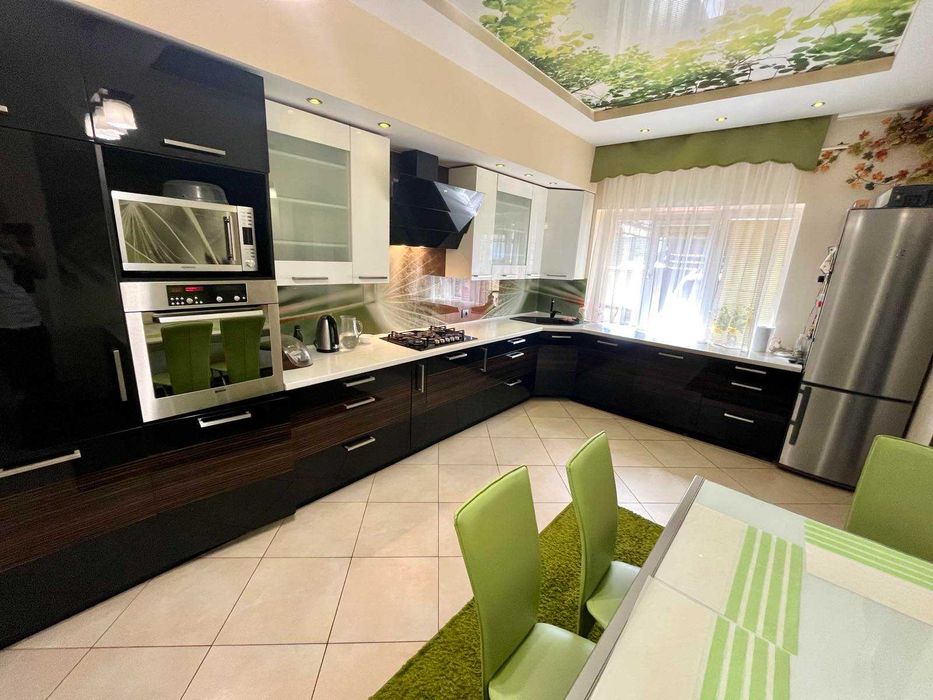 Продаж Котеджу. м. Львів-Винники. 185 000 $.