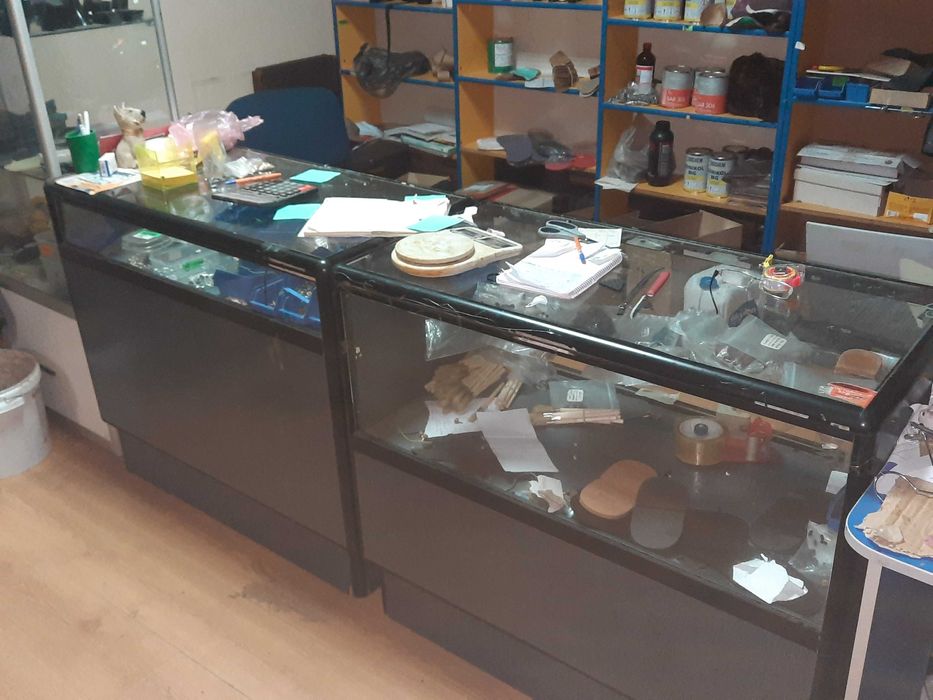 стелажі.прилавки.металеві розбірні.зкутника 30мм