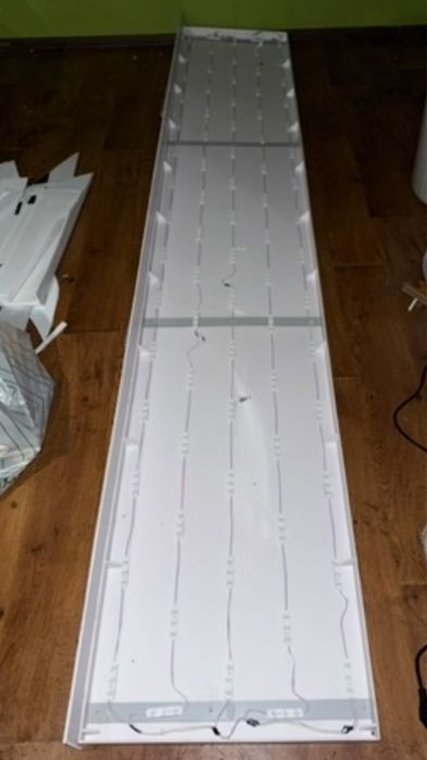 Вулична основа  вивіски (лайтбоксу) з неоновою лентою.