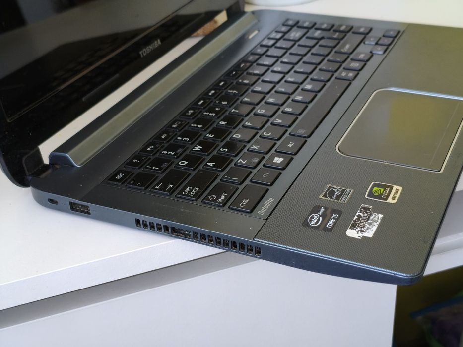 Toshiba Satellite U940-103 i5-3317U 4GB ram