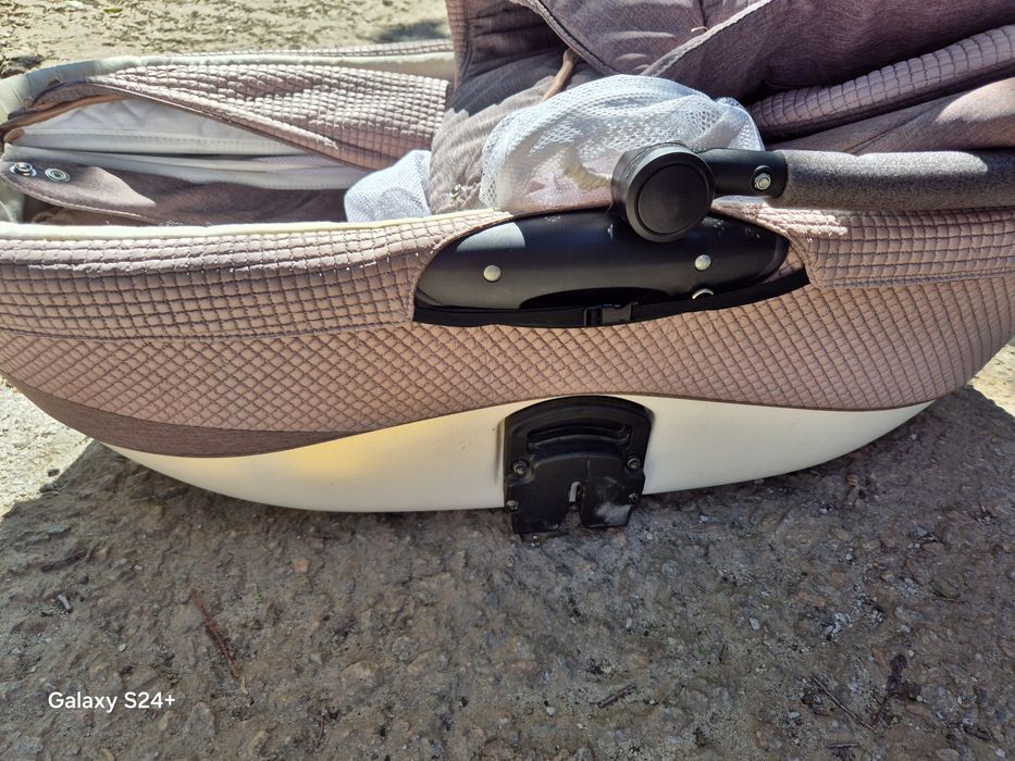 Продам коляску Адамакс Avila