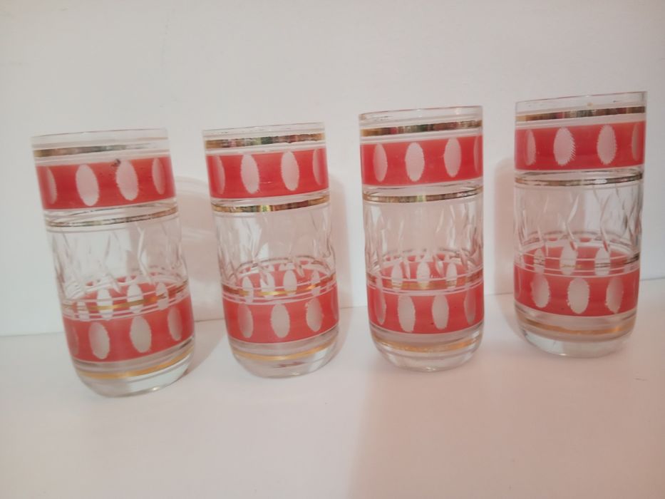 Set 4 copos vidro vermelho.