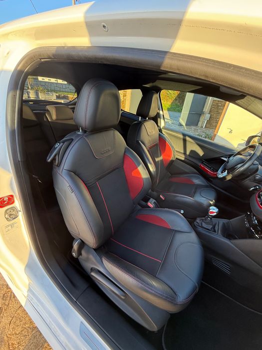 Peugeot 208 gti  thp