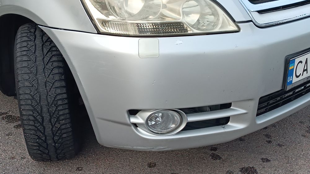 Toyota Avensis Verso 7місць 2003рік