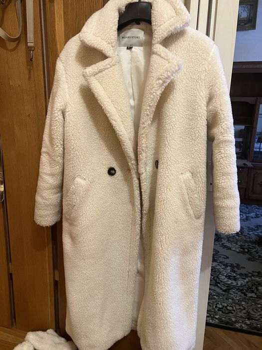 Белая шуба- барашек с варежками