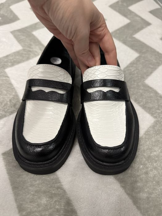 Жіночі туфлі лофери 35