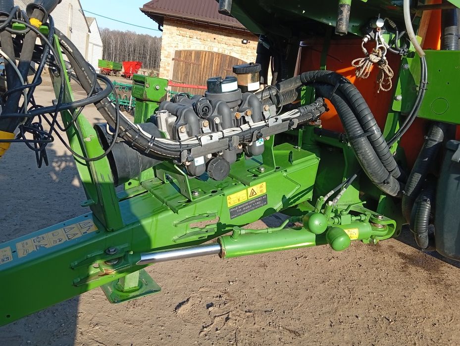 Opryskiwacz Amazone UX4200   maly przebieg