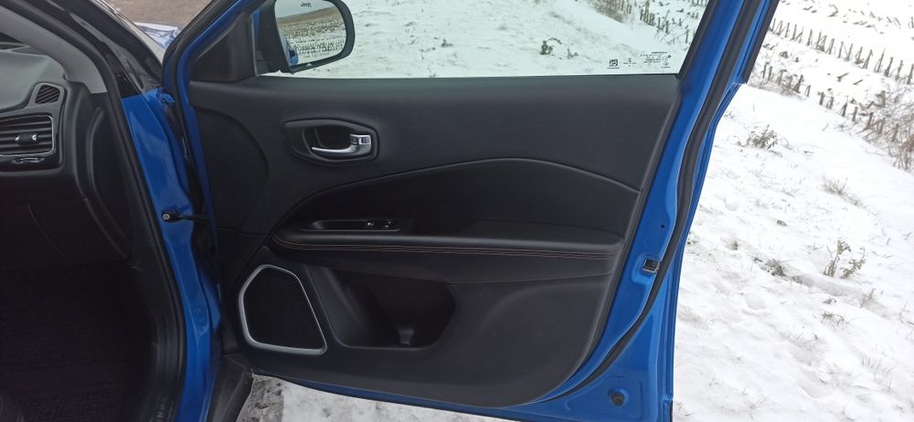 Продам Jeep Compass