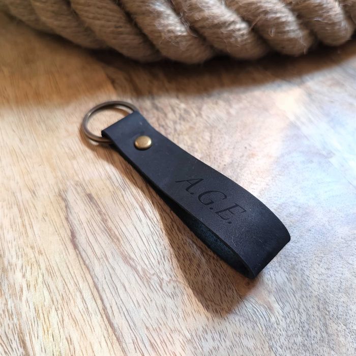 Brelok z grawerem skórzany personalizowany czarny handmade