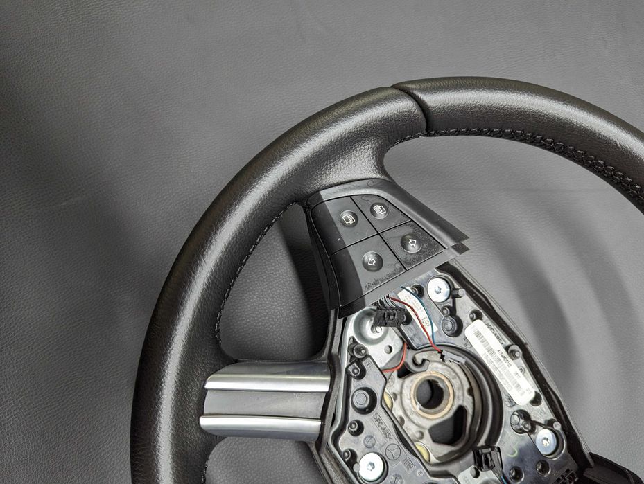 Kierownica Mercedes Benz ML / GL świeżo obszyta