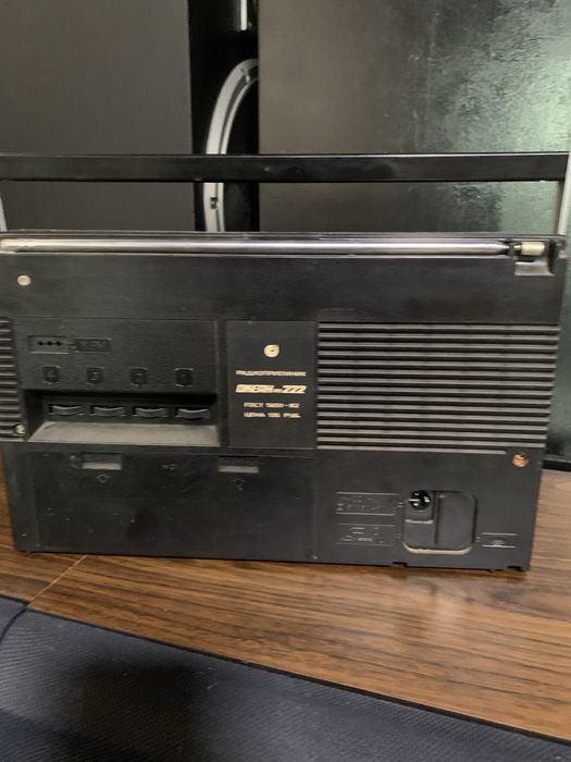 Продам ФМ радиоприемник Океан 222