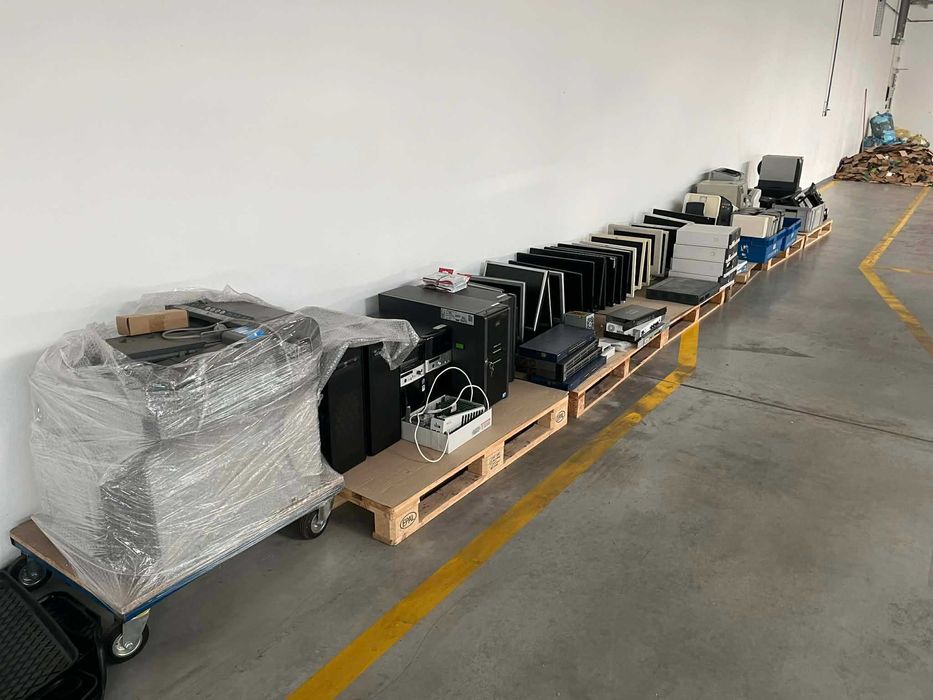 Oddam tanio starą elektronikę