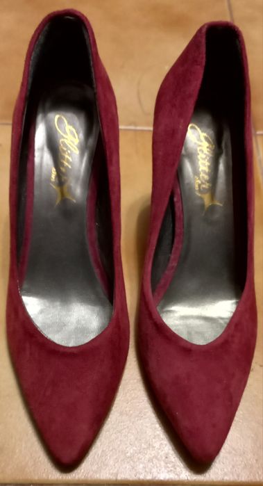 Sapatos de senhora praticamente novos