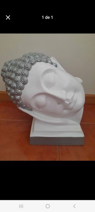 Cabeça de Buda deitado