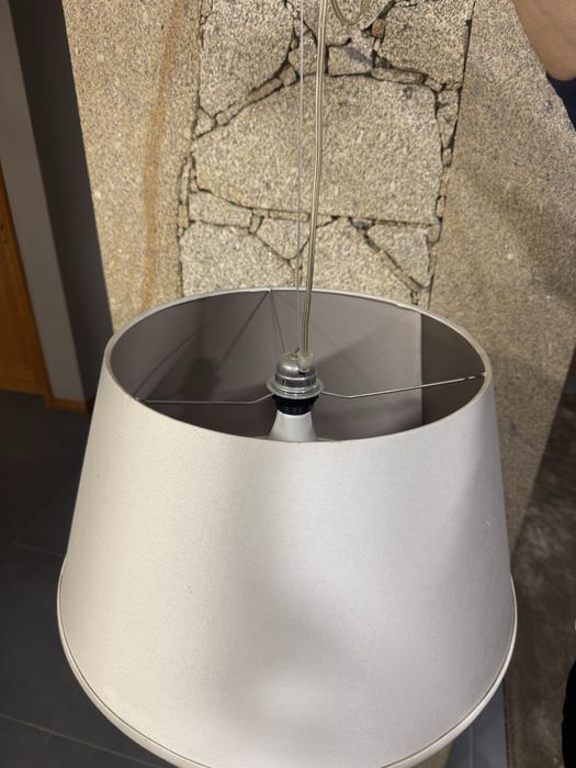 Candeeiro de sala em muito bom estado