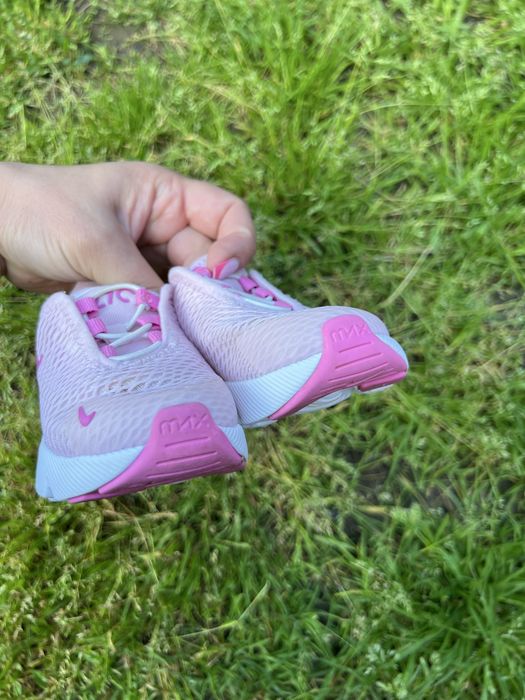 Кросівки Nike Air Max 270