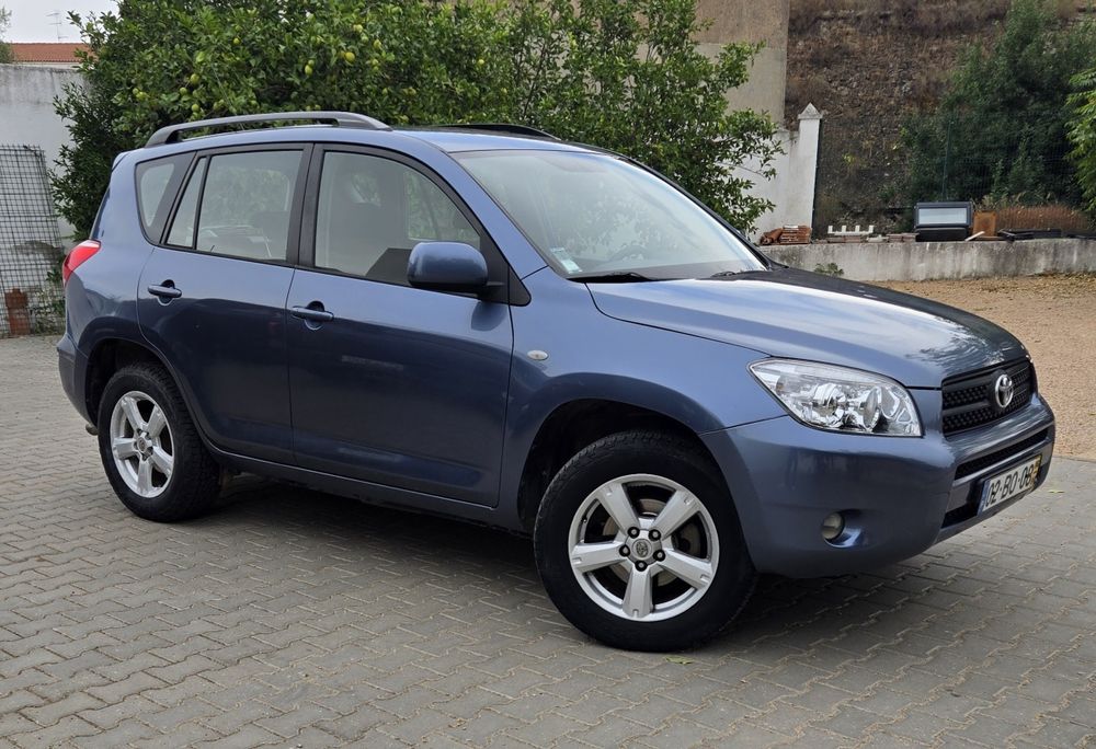 Toyota RAV4 2.2D-4D 177CV 4x4 - 2006 — photo 4