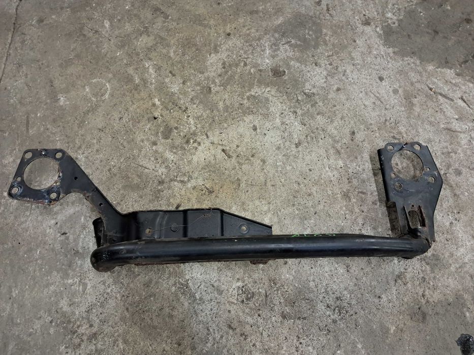 AUDI A4 B7 2.0 TFSI belka pasa przednia inrercoolera przewód