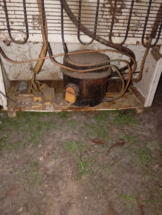 Холодильник на дачу или гараж.рабочий.