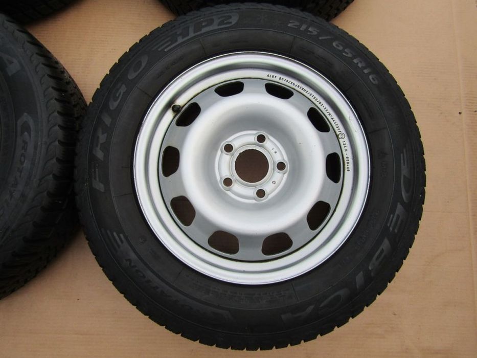 4x felgi stalowe 16 dacia duster oe i ii / 6,5 j 5x114,3 et50 piasta 66,1 mm / oryginalne