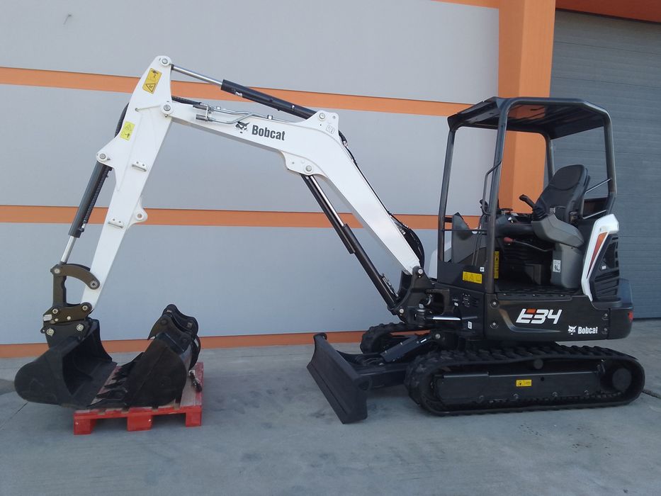 Mini giratória escavadora Bobcat E34, Apenas 380h