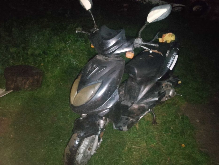 Продам скутер 50 кубів