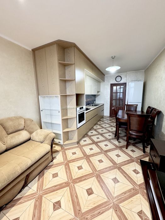 Продам квартиру 100 м2  автономное отопление