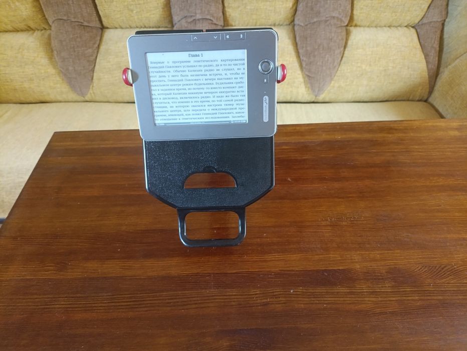 Настольная подставка под планшет