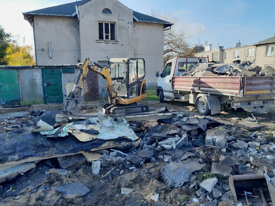 Minikoparka_wywóz gruzu