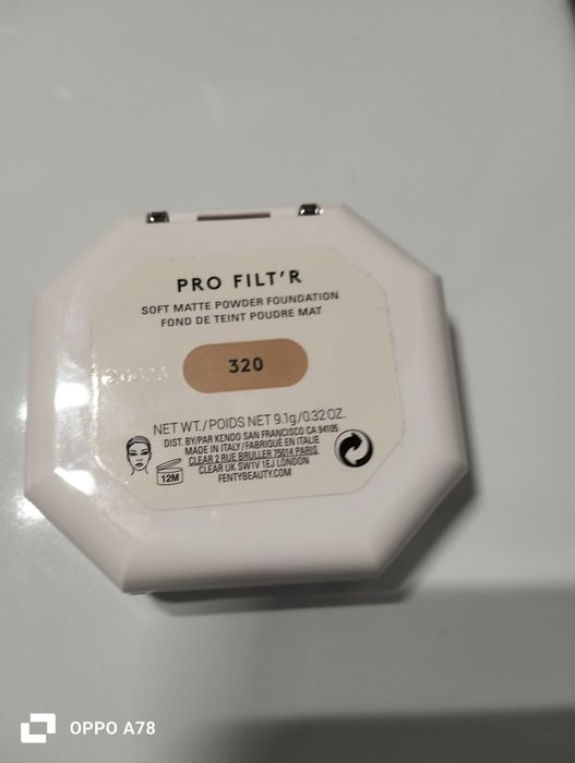 Base em pó Fenty Beauty