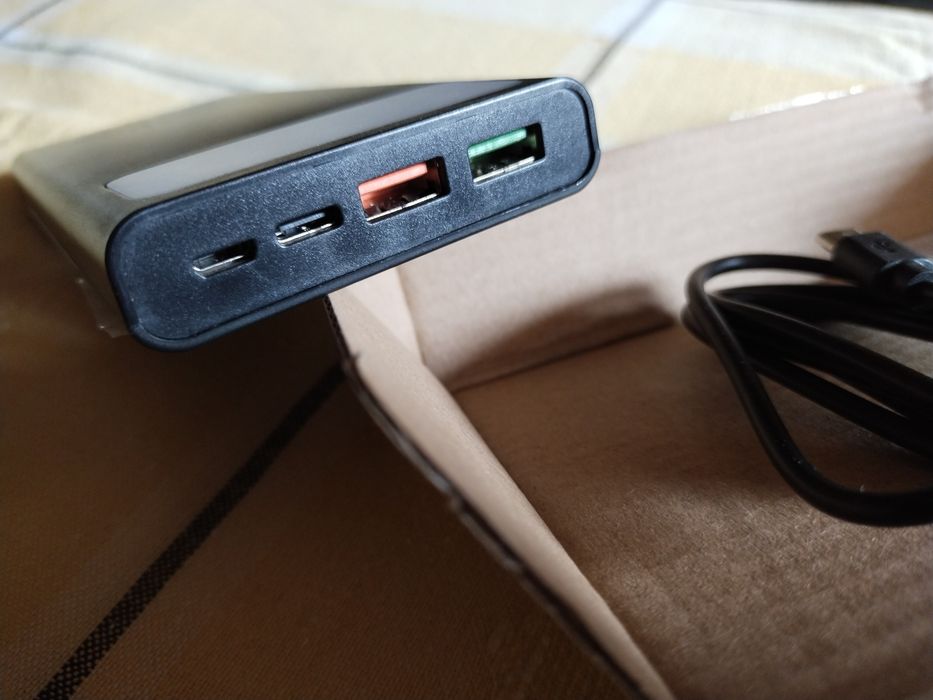 Новый повербанк XUQG 10000 mAh с LED фонариком и быстрой зарядкой (Power Bank) + подарок