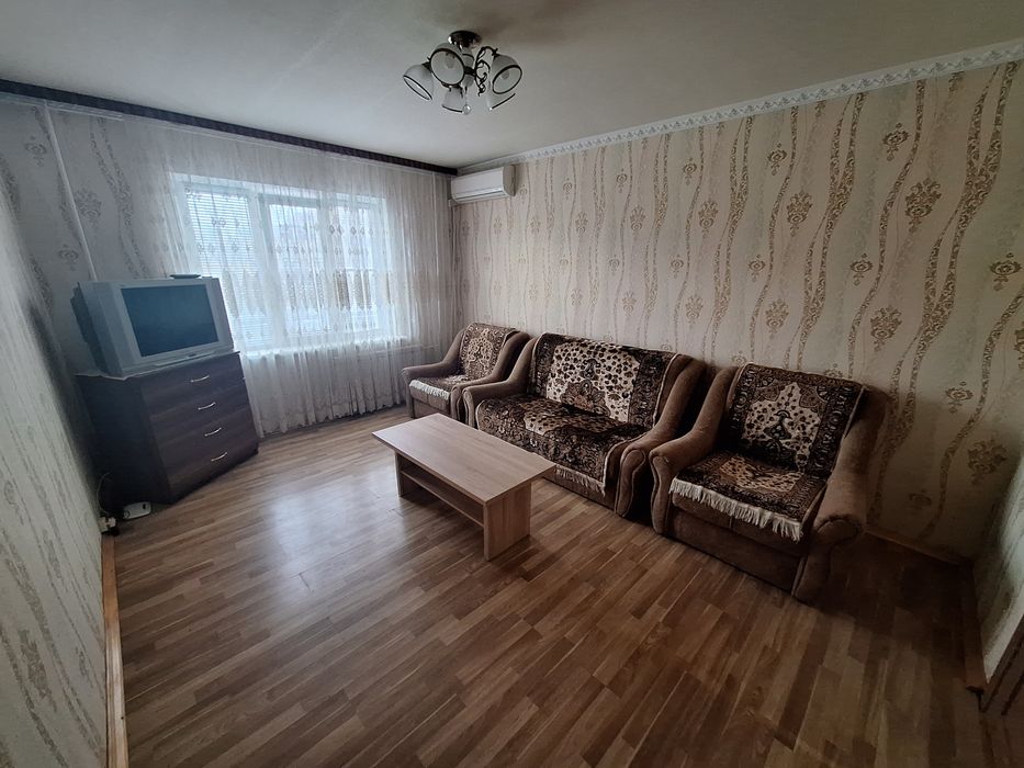 Посуточно 2к квартира. М. Харьковская. Ревуцкого 19/1