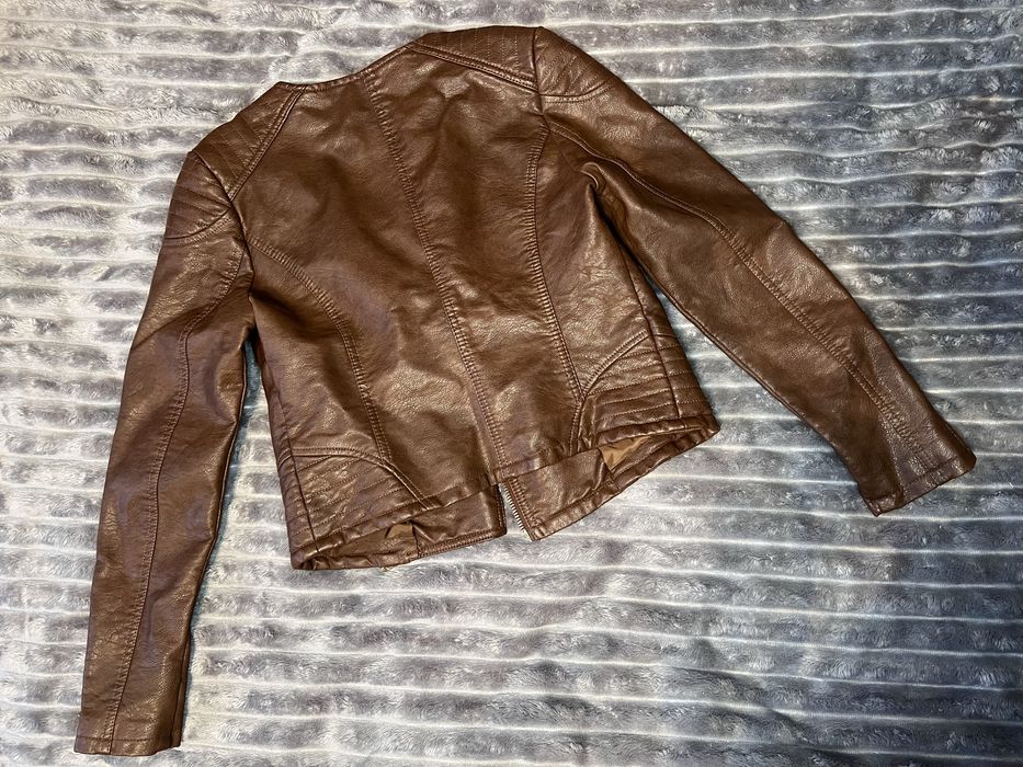 Косуха в трендовому кольорі