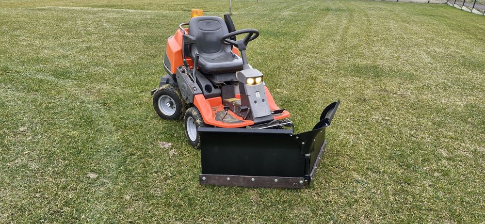 Traktorek kosiarka Husqvarna Rider PR17 AWD 4x4 wspomaganie