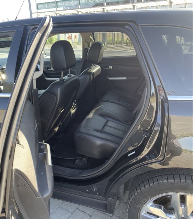 Ford Edge автомобіль